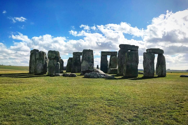 Stonehenge Shuttle Bus from London (Optional Fish & Chips) - Photo 1 of 11